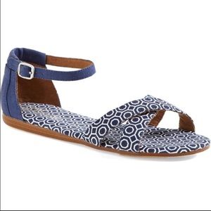 3/$15 Toms and Jonathan Adler collab Correa sandals size 7.5